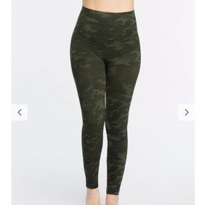SPANX Look At Me Now Seamless Leggings Camo Green